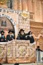פולע גאלעריע פון די הדלקה אין בית וויזניץ בראשות כ"ק אדמו"ר מוויזניץ שליט"א 