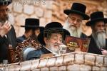 פולע גאלעריע פון די הדלקה אין בית וויזניץ בראשות כ"ק אדמו"ר מוויזניץ שליט"א 