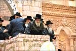 פולע גאלעריע פון די הדלקה אין בית וויזניץ בראשות כ"ק אדמו"ר מוויזניץ שליט"א 