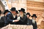 פולע גאלעריע פון די הדלקה אין בית וויזניץ בראשות כ"ק אדמו"ר מוויזניץ שליט"א 