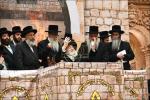פולע גאלעריע פון די הדלקה אין בית וויזניץ בראשות כ"ק אדמו"ר מוויזניץ שליט"א 