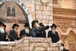 פולע גאלעריע פון די הדלקה אין בית וויזניץ בראשות כ"ק אדמו"ר מוויזניץ שליט"א 
