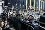 גרויסארטיגע מעמד סיום כתיבת ספר תורה פון כ"ק אדמו"ר מסאטמאר שליט"א בשילוב מיטן שלחן הטהור לרגל ל"ג בעומר 