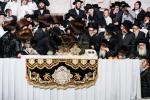 גרויסארטיגע מעמד סיום כתיבת ספר תורה פון כ"ק אדמו"ר מסאטמאר שליט"א בשילוב מיטן שלחן הטהור לרגל ל"ג בעומר 