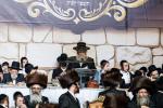 גרויסארטיגע מעמד סיום כתיבת ספר תורה פון כ"ק אדמו"ר מסאטמאר שליט"א בשילוב מיטן שלחן הטהור לרגל ל"ג בעומר 