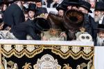 גרויסארטיגע מעמד סיום כתיבת ספר תורה פון כ"ק אדמו"ר מסאטמאר שליט"א בשילוב מיטן שלחן הטהור לרגל ל"ג בעומר 