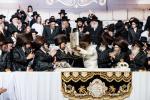 גרויסארטיגע מעמד סיום כתיבת ספר תורה פון כ"ק אדמו"ר מסאטמאר שליט"א בשילוב מיטן שלחן הטהור לרגל ל"ג בעומר 