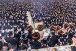 גרויסארטיגע מעמד סיום כתיבת ספר תורה פון כ"ק אדמו"ר מסאטמאר שליט"א בשילוב מיטן שלחן הטהור לרגל ל"ג בעומר 
