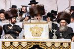 גרויסארטיגע מעמד סיום כתיבת ספר תורה פון כ"ק אדמו"ר מסאטמאר שליט"א בשילוב מיטן שלחן הטהור לרגל ל"ג בעומר 