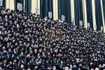 גרויסארטיגע מעמד סיום כתיבת ספר תורה פון כ"ק אדמו"ר מסאטמאר שליט"א בשילוב מיטן שלחן הטהור לרגל ל"ג בעומר 