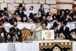 גרויסארטיגע מעמד סיום כתיבת ספר תורה פון כ"ק אדמו"ר מסאטמאר שליט"א בשילוב מיטן שלחן הטהור לרגל ל"ג בעומר 