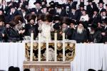 גרויסארטיגע מעמד סיום כתיבת ספר תורה פון כ"ק אדמו"ר מסאטמאר שליט"א בשילוב מיטן שלחן הטהור לרגל ל"ג בעומר 