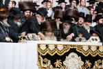 גרויסארטיגע מעמד סיום כתיבת ספר תורה פון כ"ק אדמו"ר מסאטמאר שליט"א בשילוב מיטן שלחן הטהור לרגל ל"ג בעומר 