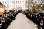 מעמד הכנסת ספר תורה אין שטאט מאגלעניץ, פוילן בצל הקודש פון הרה"ק השרף מ'מאגלעניץ זי"ע אריינגעגעבן דורך הרבני הנגיד מו"ה ר' בערל ווייס הי"ו לע"נ זיין שווער הרה"ח ר' מיכאל ב"ר משולם זושא שניצלער ע"ה ביים געהויבענעם מסע הקודש פון כ"ק אדמו"ר מספינקא שליט"א