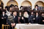 מעמד הכנסת ספר תורה אין שטאט מאגלעניץ, פוילן בצל הקודש פון הרה"ק השרף מ'מאגלעניץ זי"ע אריינגעגעבן דורך הרבני הנגיד מו"ה ר' בערל ווייס הי"ו לע"נ זיין שווער הרה"ח ר' מיכאל ב"ר משולם זושא שניצלער ע"ה ביים געהויבענעם מסע הקודש פון כ"ק אדמו"ר מספינקא שליט"א