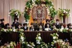 מעמד הכנסת ספר תורה אין שטאט מאגלעניץ, פוילן בצל הקודש פון הרה"ק השרף מ'מאגלעניץ זי"ע אריינגעגעבן דורך הרבני הנגיד מו"ה ר' בערל ווייס הי"ו לע"נ זיין שווער הרה"ח ר' מיכאל ב"ר משולם זושא שניצלער ע"ה ביים געהויבענעם מסע הקודש פון כ"ק אדמו"ר מספינקא שליט"א