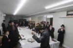 כ"ק אדמו"ר ממבקשי ה' שליט"א ביים הדלקה נעבן קרית יואל