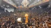 Main image for חלק ג': פולע ווידיאוס פון די הכנסת ספר תורה בחצר הקודש סאטמאר