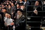 פולע בילדער פון די הדלקה בצל הגה"צ ראש ישיבת סאטמאר בני ברק