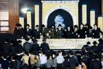 מעמד ההדלקה רבתי, ע"י כ"ק גאב"ד סאטמאר מאנסי שליט"א | ליל ל"ג בעומר תשפ"ו | בחצר בית המדרש הגדול ד'סאטמאר מאנסי