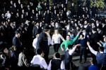 מעמד ההדלקה רבתי, ע"י כ"ק גאב"ד סאטמאר מאנסי שליט"א | ליל ל"ג בעומר תשפ"ו | בחצר בית המדרש הגדול ד'סאטמאר מאנסי
