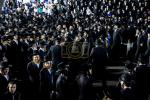 מעמד ההדלקה רבתי, ע"י כ"ק גאב"ד סאטמאר מאנסי שליט"א | ליל ל"ג בעומר תשפ"ו | בחצר בית המדרש הגדול ד'סאטמאר מאנסי