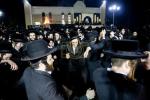 מעמד ההדלקה רבתי, ע"י כ"ק גאב"ד סאטמאר מאנסי שליט"א | ליל ל"ג בעומר תשפ"ו | בחצר בית המדרש הגדול ד'סאטמאר מאנסי