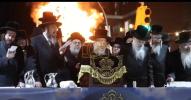 ווידיאוס פון די הדלקה בחצר הקודש באבוב 45