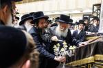 Main image for לג בעומר בחצר הקודש באבוב 