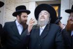 בילדער און ווידיאוס: הרה"ק רבי יעקב מאיר שעכטער שליט"א האלט אפ א היסטארישע שבת מיט נגידים אין טבריה
