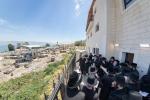 בילדער און ווידיאוס: הרה"ק רבי יעקב מאיר שעכטער שליט"א האלט אפ א היסטארישע שבת מיט נגידים אין טבריה