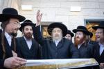 בילדער און ווידיאוס: הרה"ק רבי יעקב מאיר שעכטער שליט"א האלט אפ א היסטארישע שבת מיט נגידים אין טבריה
