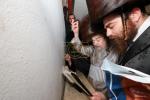 בילדער און ווידיאוס: הרה"ק רבי יעקב מאיר שעכטער שליט"א האלט אפ א היסטארישע שבת מיט נגידים אין טבריה