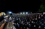ערשטע בילדער: מעמד הדלקה רבתי בחצר הקודש סאטמאר מאנסי 