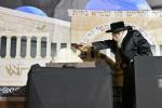 הערליכע גאלעריע: הדלקה בצל הרה"ק רבי יעקב מאיר שעכטער שליט"א אין ירושלים 