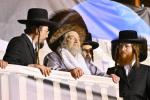 הערליכע גאלעריע: הדלקה בצל הרה"ק רבי יעקב מאיר שעכטער שליט"א אין ירושלים 