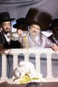 הערליכע גאלעריע: הדלקה בצל הרה"ק רבי יעקב מאיר שעכטער שליט"א אין ירושלים 