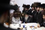 פולע גאלערי: אדמו"רים ורבנים ביים אריינשרייבן א אות אינעם ספר תורה פון כ"ק אדמו"ר מסאטמאר שליט"א 