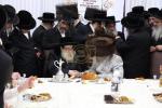 פולע גאלערי: אדמו"רים ורבנים ביים אריינשרייבן א אות אינעם ספר תורה פון כ"ק אדמו"ר מסאטמאר שליט"א 