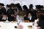 פולע גאלערי: אדמו"רים ורבנים ביים אריינשרייבן א אות אינעם ספר תורה פון כ"ק אדמו"ר מסאטמאר שליט"א 