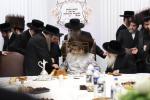 פולע גאלערי: אדמו"רים ורבנים ביים אריינשרייבן א אות אינעם ספר תורה פון כ"ק אדמו"ר מסאטמאר שליט"א 