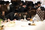 פולע גאלערי: אדמו"רים ורבנים ביים אריינשרייבן א אות אינעם ספר תורה פון כ"ק אדמו"ר מסאטמאר שליט"א 