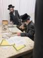 פולע גאלערי: אדמו"רים ורבנים ביים אריינשרייבן א אות אינעם ספר תורה פון כ"ק אדמו"ר מסאטמאר שליט"א 