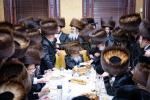 היסטארישע הכנסת ספר תורה דורך כ"ק אדמו"ר מסאטמאר שליט"א ל"ג בעומר תשפ"ו