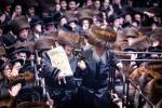 היסטארישע הכנסת ספר תורה דורך כ"ק אדמו"ר מסאטמאר שליט"א ל"ג בעומר תשפ"ו