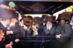 היסטארישע הכנסת ספר תורה דורך כ"ק אדמו"ר מסאטמאר שליט"א ל"ג בעומר תשפ"ו
