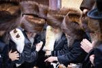 היסטארישע הכנסת ספר תורה דורך כ"ק אדמו"ר מסאטמאר שליט"א ל"ג בעומר תשפ"ו