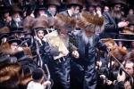 היסטארישע הכנסת ספר תורה דורך כ"ק אדמו"ר מסאטמאר שליט"א ל"ג בעומר תשפ"ו
