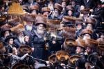 היסטארישע הכנסת ספר תורה דורך כ"ק אדמו"ר מסאטמאר שליט"א ל"ג בעומר תשפ"ו