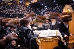 היסטארישע הכנסת ספר תורה דורך כ"ק אדמו"ר מסאטמאר שליט"א ל"ג בעומר תשפ"ו